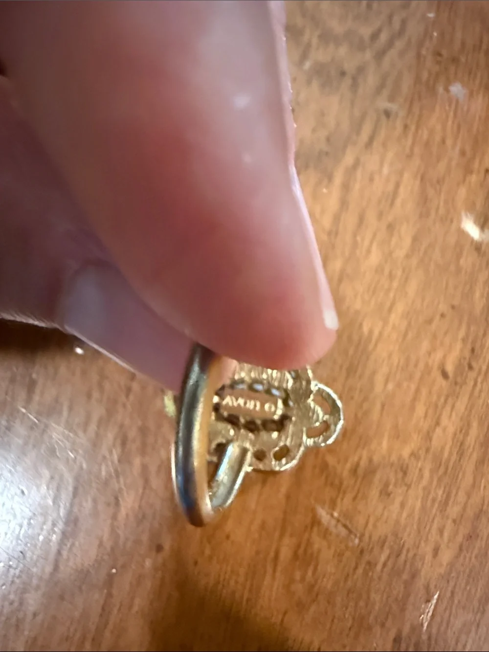 Vintage Avon Gold-Tone Pink Cabochon & Cream Bead Floral Ring